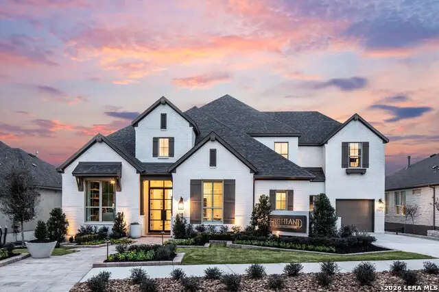 210 Navarro, Boerne, TX 78006 - #1