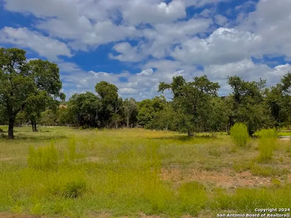 714 Caballo Trl, Canyon Lake, TX 78133