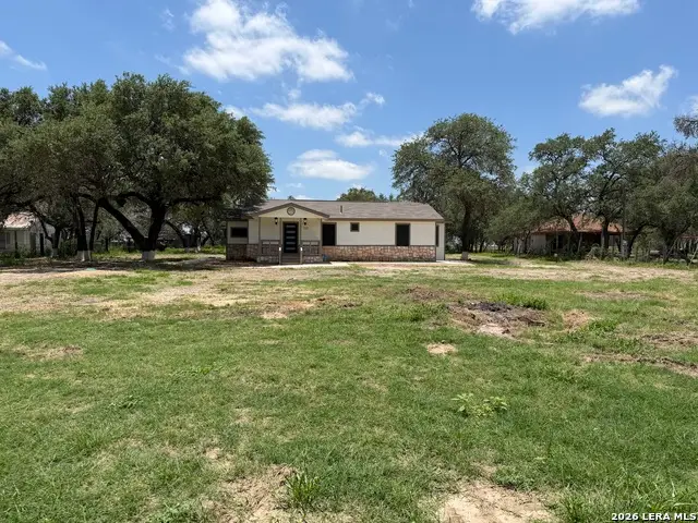 505 Nottingham Dr, Poteet, TX 78065 - #1