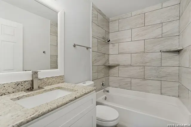 5535 Red Sky St, San Antonio, TX 78242 - #3