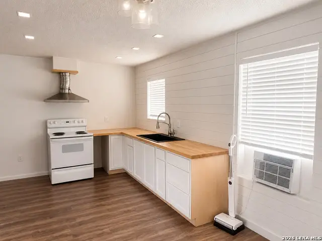 505 W Fm 140, Christine, TX 78012 - #2
