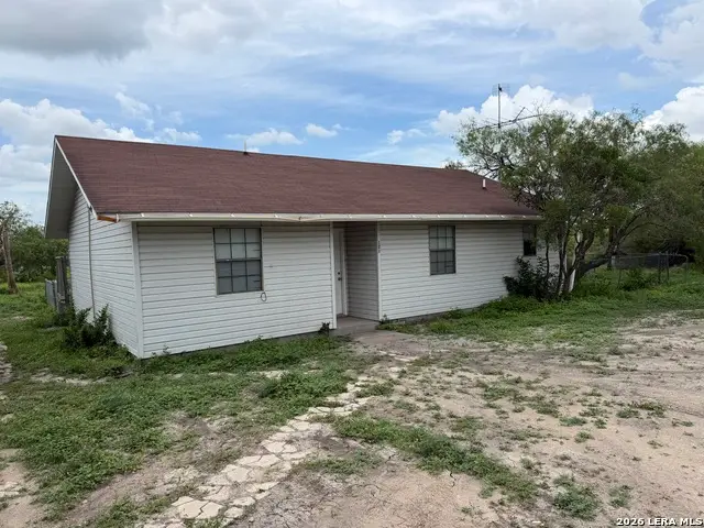 121 Lauryn St, Three Rivers, TX 78071 - #1