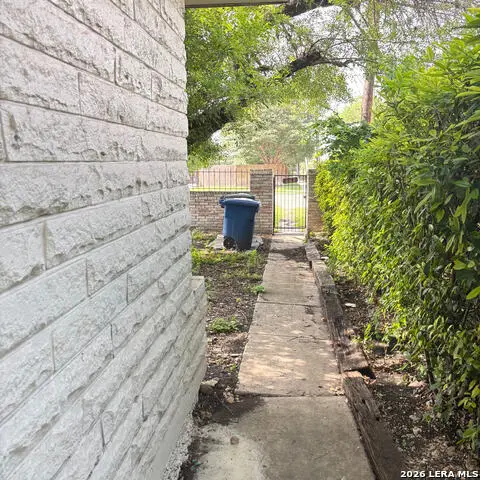 1369 Oblate, San Antonio, TX 78216 - #2