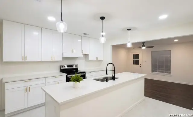 2323 E Crockett St, San Antonio, TX 78202 - #1