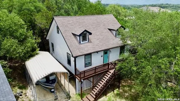 208 Woodridge, Canyon Lake, TX 78133
