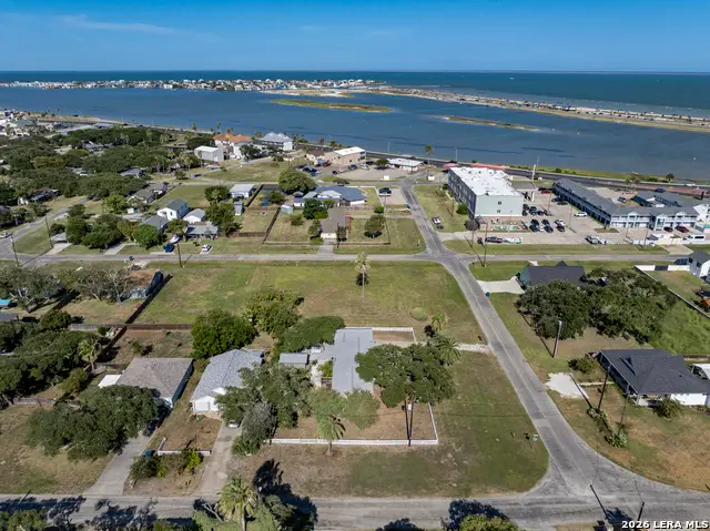 1302 E Cedar St, Rockport, TX 78382 - #3