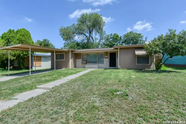 131 Savannah Dr, San Antonio, TX 78213
