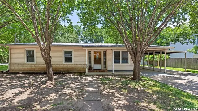 725 W Klingemann St, New Braunfels, TX 78130 - #2