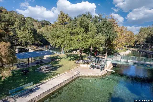 725 W Klingemann St, New Braunfels, TX 78130 - #3