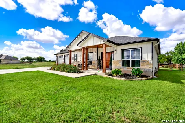 492 Spanish Grant Cir, Bandera, TX 78003 - #2