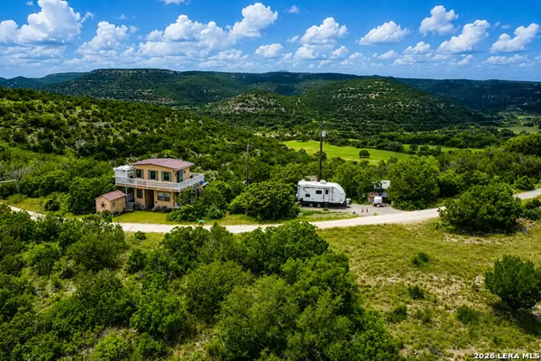 982 Skyview Ln, Camp Wood, TX 78833