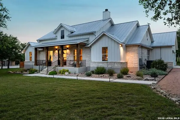 2009 Axis Circle, Fredericksburg, TX 78624
