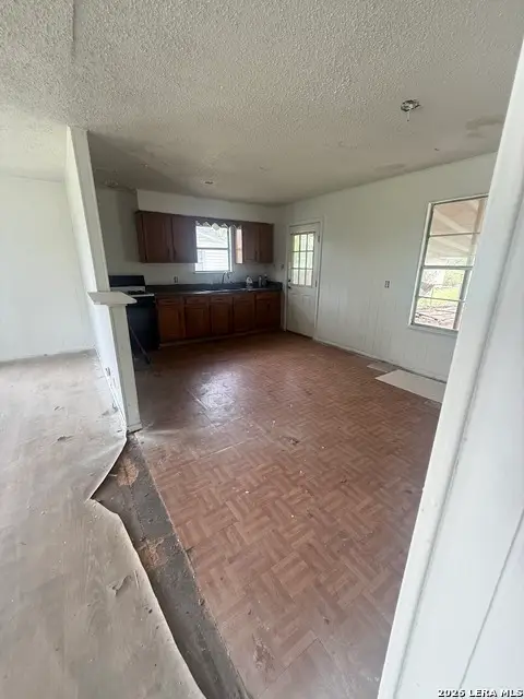 1025 Bowen St, Pleasanton, TX 78064 - #3