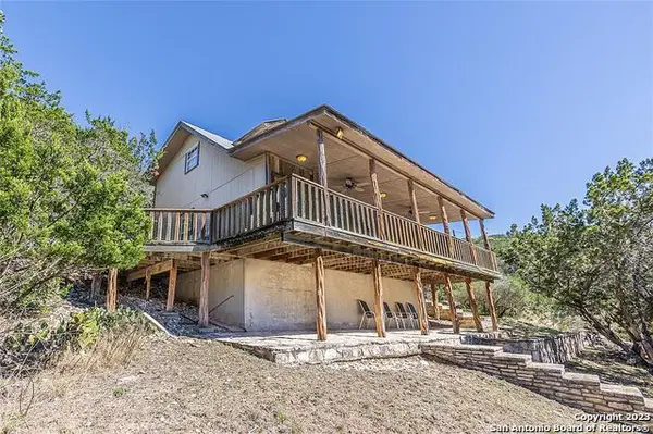 606 Canyon Oaks Dr, ConCan, TX 78838