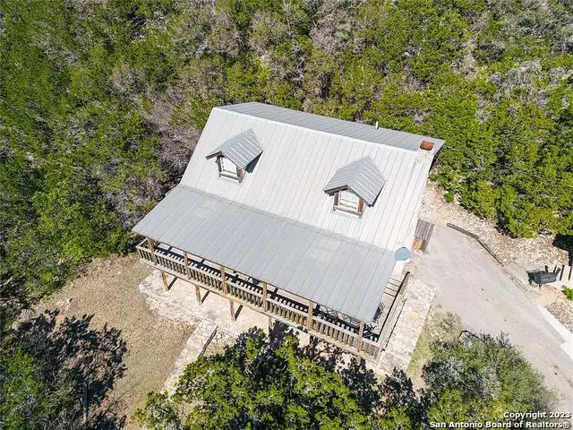 606 Canyon Oaks Dr, Concan, TX 78838 - #2