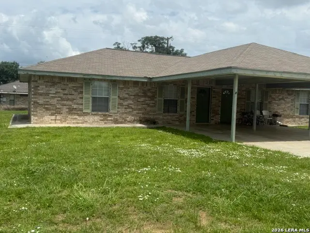 1052 Long St, Pleasanton, TX 78064 - #2