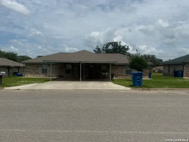 1052 Long St, Pleasanton, TX 78064 - #3