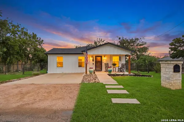 1511 Jackson St, Castroville, TX 78009