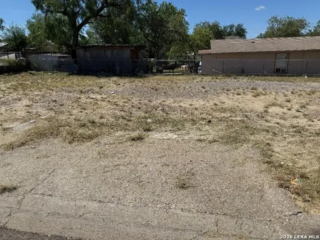 894 Concho St, Eagle Pass, TX 78852 - #3
