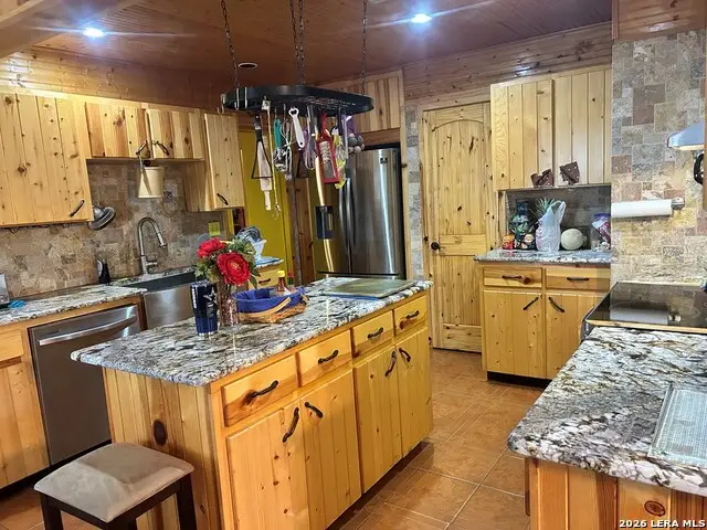 794 Duncan St, Carrizo Springs, TX 78834 - #2
