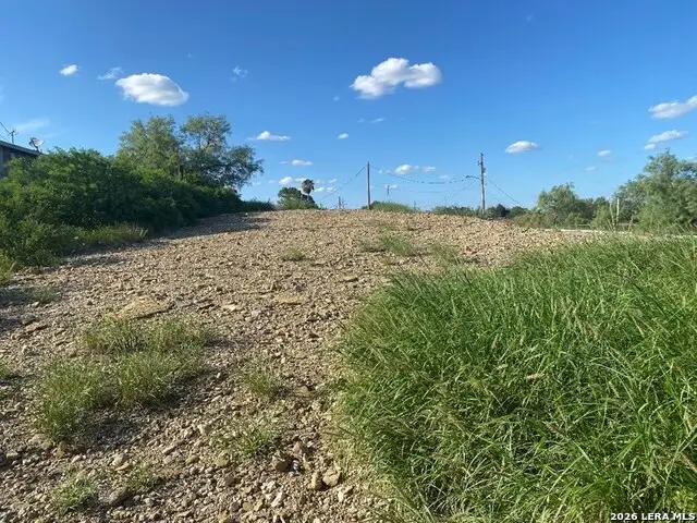 1117 N Calle Baltica, Eagle Pass, TX 78852 - #3