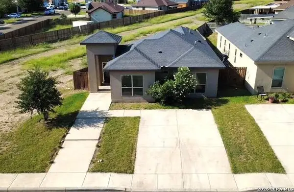 2657 Oak Manor Dr, Eagle Pass, TX 78852