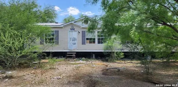 1542 Moses Rd., Quemado, TX 78877
