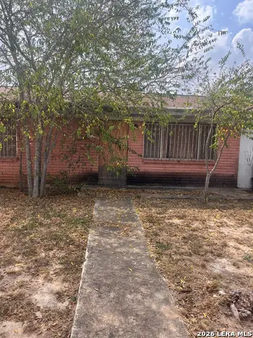 610 E Jackson St, Crystal City, TX 78839 - #2