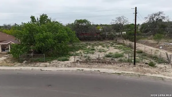 140 Balcones Blvd, Eagle Pass, TX 78852