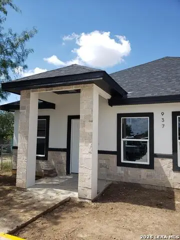 937 Ave C, Eagle Pass, TX 78852 - #3