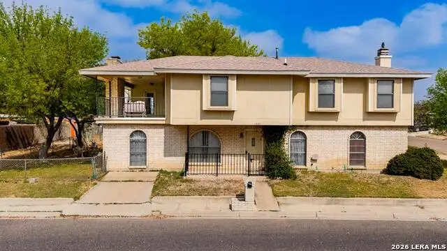 1801 Royal Ridge Dr., Eagle Pass, TX 78852 - #1