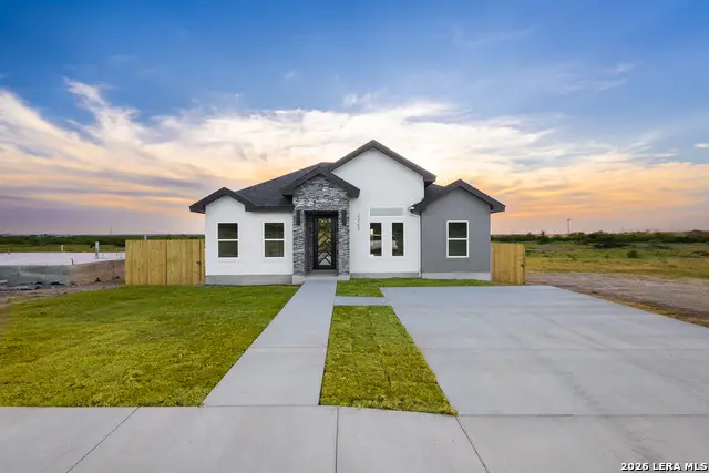 2263 Rio Sabinas Dr., Eagle Pass, TX 78852 - #2