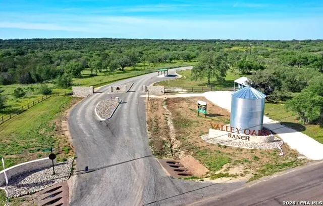 194 Crescent Rdg, Hondo, TX 78861 - #1