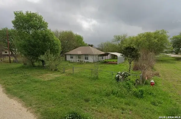 802 County Line Rd, Jourdanton, TX 78026