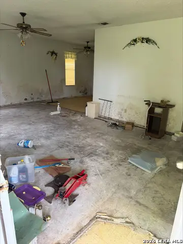 802 County Line Rd, Jourdanton, TX 78026 - #3