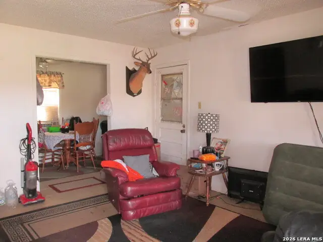 807 W Inez St, Beeville, TX 78102 - #3