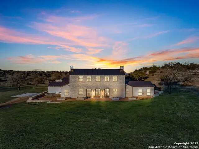 130 Overlook Dr, Fredericksburg, TX 78624 - #2
