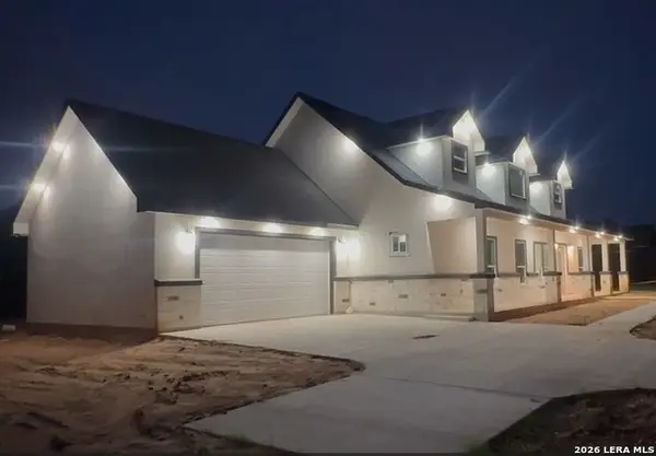 117 W Short Meadow Dr, Lytle, TX 78052