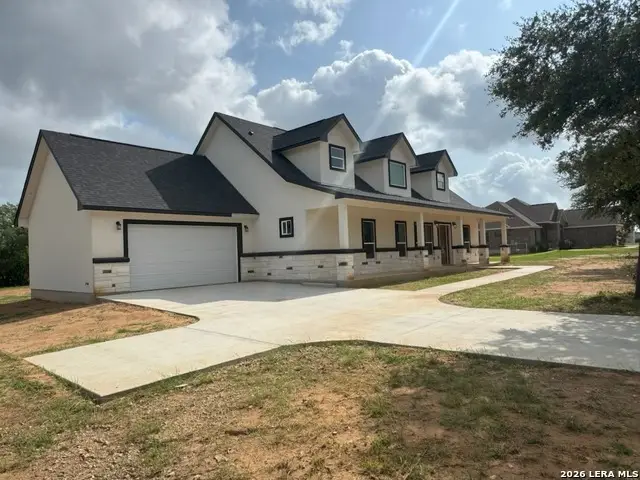 117 W Short Meadow Dr, Lytle, TX 78052 - #3