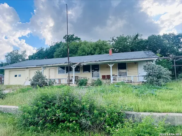 9 Sky Line Dr, Comfort, TX 78013