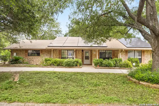 225 Hilltop Dr, Seguin, TX 78155 - #2