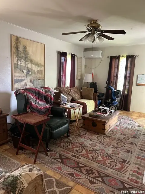 404 W Polk St, Sabinal, TX 78801 - #2