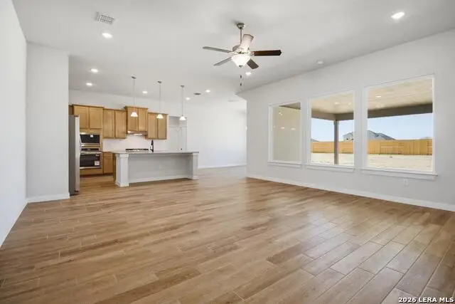 286 Firewheel Loop, Floresville, TX 78114 - #3