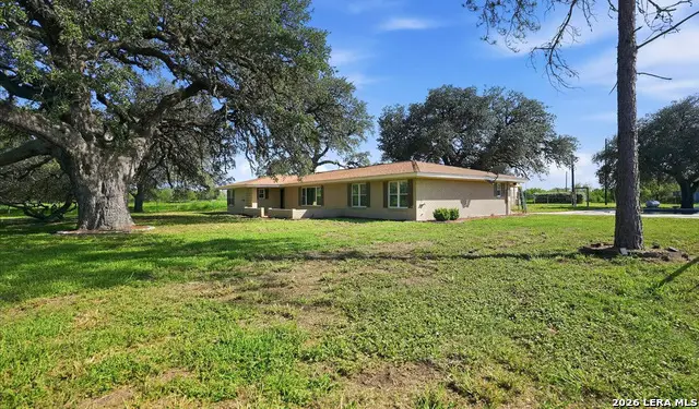955 S Highway 37 Access, George West, TX 78022 - #1