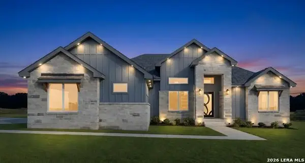 116 Pioneer Dr, La Vernia, TX 78121