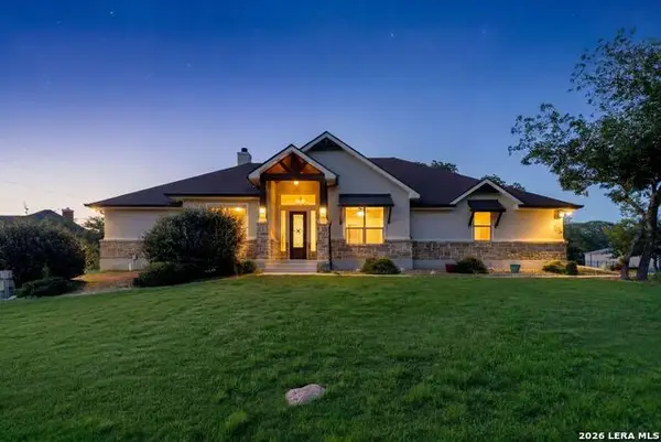1009 Bluebonnet Ln, Adkins, TX 78101