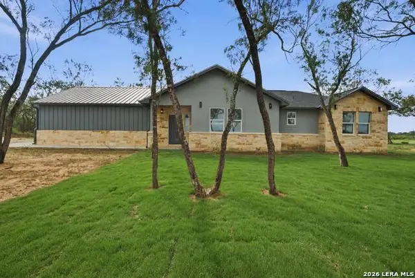 157 Sylas Hayes Loop, Pleasanton, TX 78064