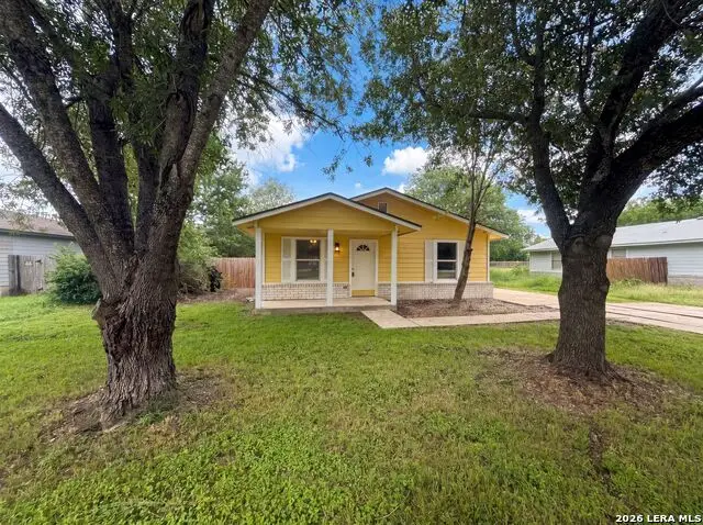 721 Roosevelt Dr, Seguin, TX 78155 - #1