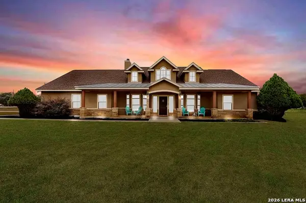 300 Rose Meadow Dr, La Vernia, TX 78121