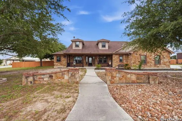 117 Vintage Run, La Vernia, TX 78121